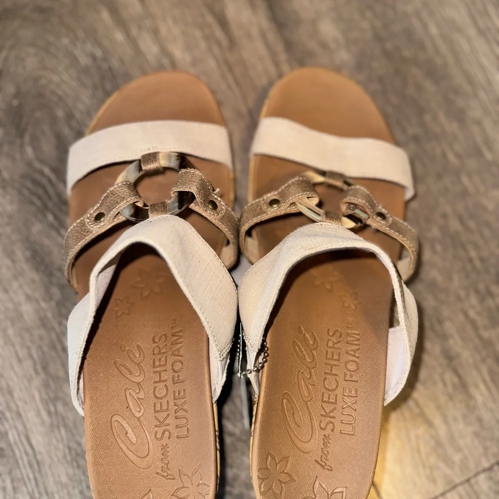 Skechers Neutral Beige and Tan Slide Foam Sandals with Decorative Ring
